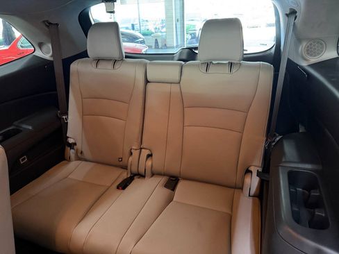 Used 2017 Honda Pilot Touring image 14