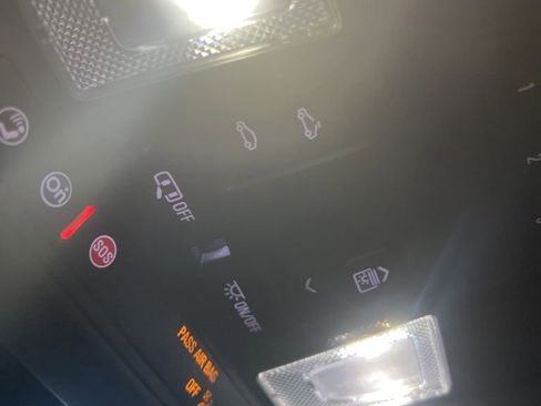 Used 2022 Cadillac XT6 Premium Luxury image 8