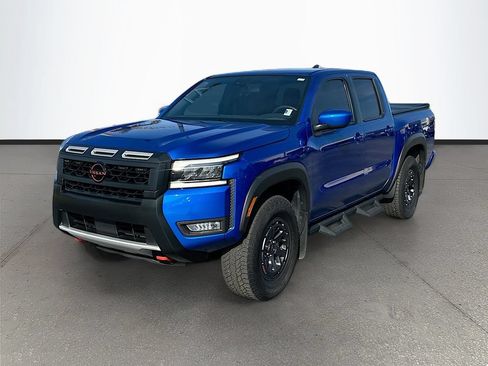 Used 2025 Nissan Frontier PRO-4X AWD/4WD image 3