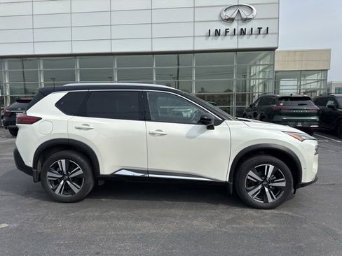 Used 2023 Nissan Rogue SL w/ SL Premium Package image 7