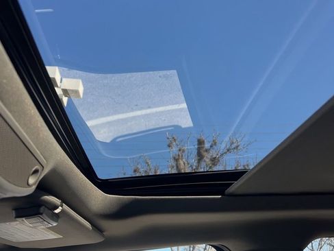 Used 2021 Ford F350 Lariat w/ Lariat Ultimate Package image 3