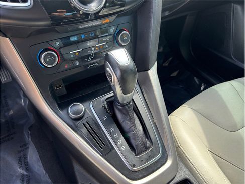 Used 2015 Ford Focus Titanium image 32