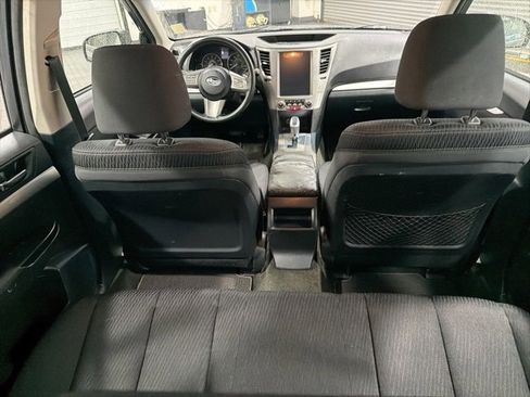 Used 2011 Subaru Outback 2.5i image 28