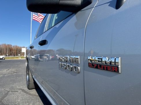 Used 2017 RAM 1500 Express w/ Express Value Package image 4