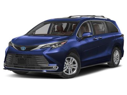Used 2025 Toyota Sienna Platinum