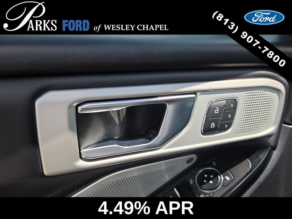 Certified 2022 Ford Explorer Platinum w/ Equipment Group 601A AWD/4WD image 18