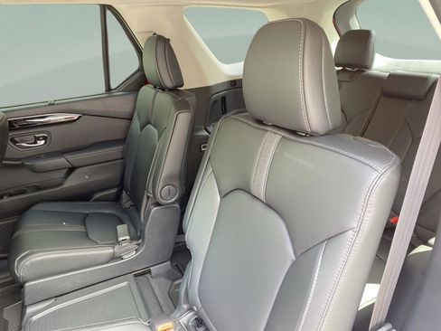 Used 2023 Honda Pilot EX-L image 13