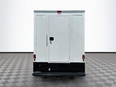 New 2024 Ford E-350 and Econoline 350 Super Duty w/ Power Windows & Locks Group RWD image 5