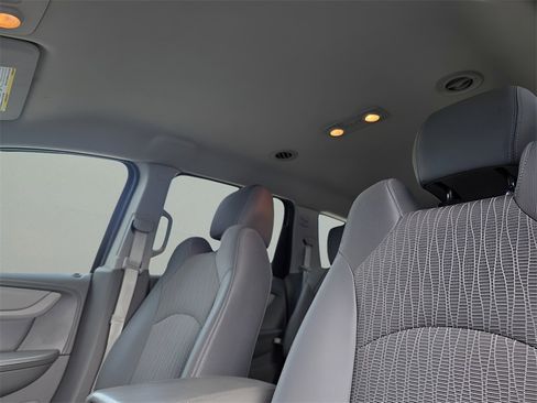 Used 2016 Chevrolet Traverse LS image 19