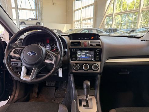 Used 2017 Subaru Crosstrek 2.0i Premium AWD/4WD image 11