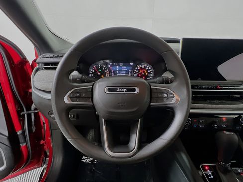 Used 2023 Jeep Compass Sport image 18