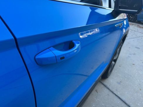 Certified 2023 Volkswagen Taos SE image 33