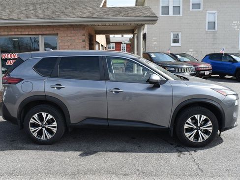 Used 2023 Nissan Rogue SV AWD/4WD image 2