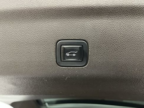 Certified 2021 GMC Yukon Denali w/ Denali Premium Package AWD/4WD image 38
