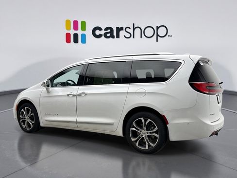 Used 2021 Chrysler Pacifica Pinnacle image 3