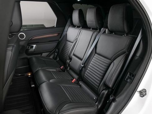 Certified 2025 Land Rover Discovery Dynamic SE AWD/4WD image 5