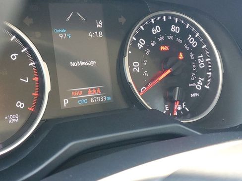 Used 2019 Toyota RAV4 LE FWD image 27