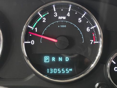 Used 2015 Jeep Wrangler Unlimited Sahara w/ Connectivity Group AWD/4WD image 32