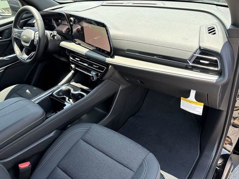 New 2025 Chevrolet Traverse LT FWD image 29