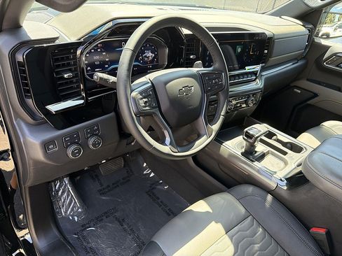 Used 2024 Chevrolet Silverado 1500 ZR2 AWD/4WD image 9