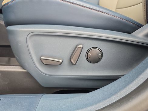 New 2025 Ford Maverick Lariat w/ 4K Tow Package image 14