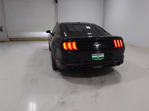 Used 2019 Ford Mustang Coupe RWD image 6