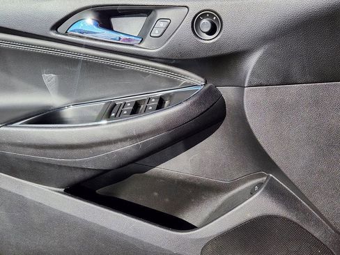 Used 2016 Chevrolet Cruze Premier image 12