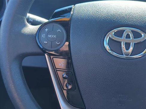 Used 2018 Toyota Prius C Two image 18