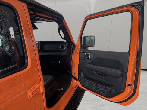 New 2025 Jeep Wrangler Unlimited Sahara AWD/4WD image 29