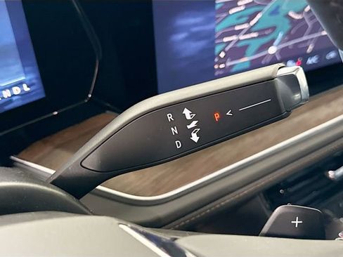 New 2026 Chevrolet Tahoe High Country AWD/4WD image 18