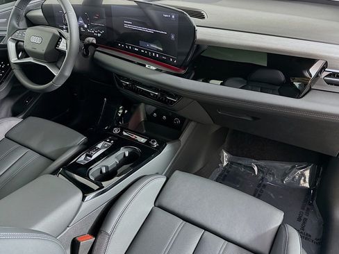 Used 2025 Audi Q6 e-tron Premium Plus w/ Premium Plus AWD/4WD image 6
