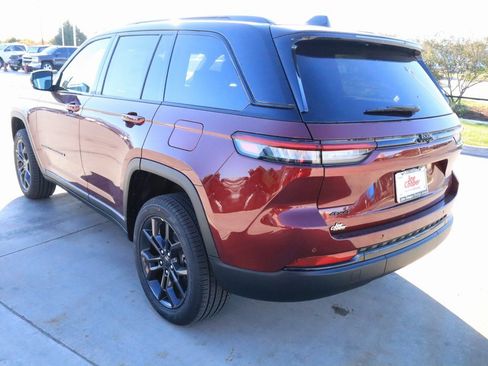 New 2025 Jeep Grand Cherokee Limited image 24