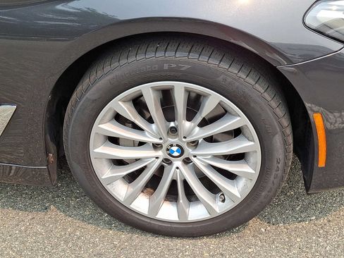 Used 2023 BMW 530i xDrive w/ Premium Package AWD/4WD image 9
