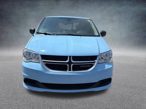 Used 2019 Dodge Grand Caravan SE FWD image 3