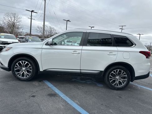 Used 2018 Mitsubishi Outlander SEL image 22