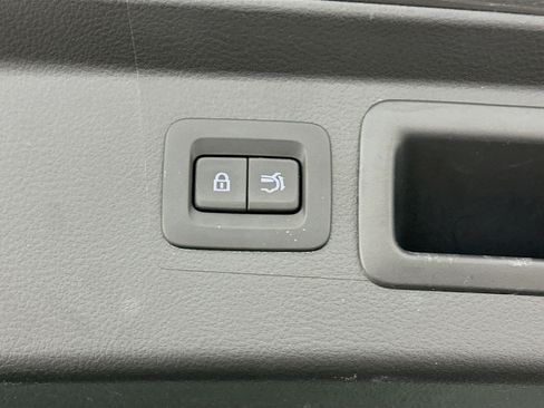 Used 2025 MAZDA CX-50 AWD 2.5 Hybrid w/ Premium Pkg image 32