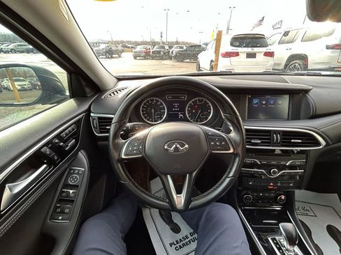 Used 2018 INFINITI QX30 image 32