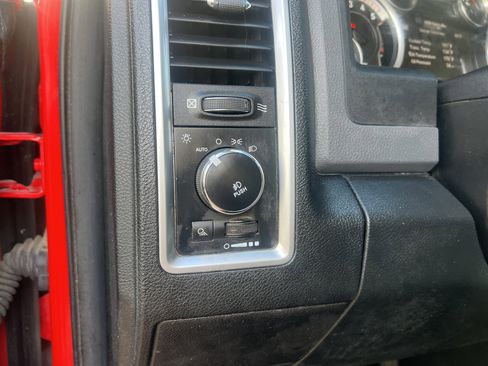 Used 2015 RAM 2500 SLT w/ Luxury Group image 16