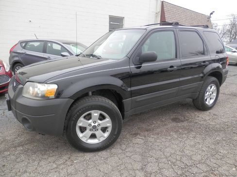 Used 2007 Ford Escape XLT image 2