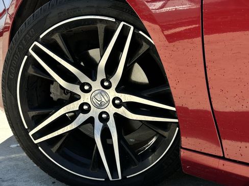 Used 2022 Honda Accord Touring image 11