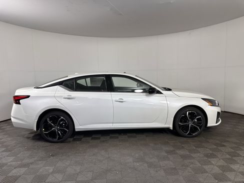 New 2025 Nissan Altima 2.5 SR w/ SR Premium Package image 44