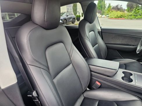 Used 2021 Tesla Model Y Long Range AWD/4WD image 12