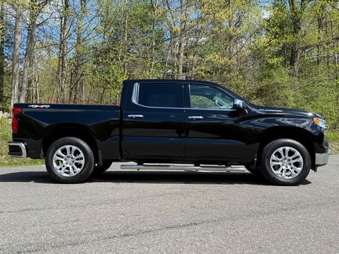 Used 2023 Chevrolet Silverado 1500 LTZ w/ LTZ Premium Package AWD/4WD image 4