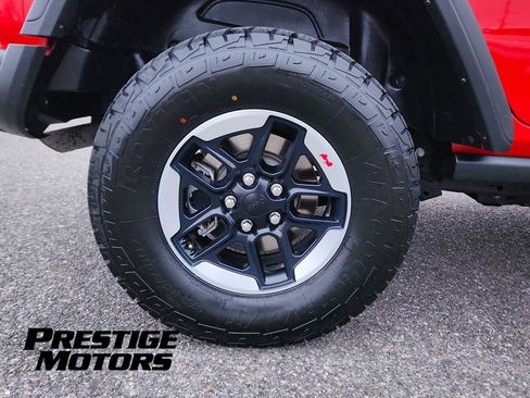 Used 2022 Jeep Wrangler Unlimited Rubicon w/ Steel Bumper Group AWD/4WD image 9