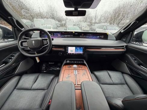 New 2025 Lincoln Navigator L Black Label image 11