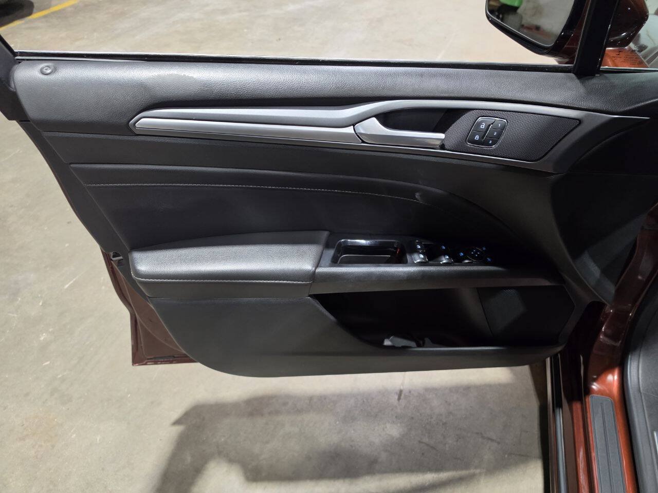 Used 2015 Ford Fusion Titanium AWD/4WD image 23