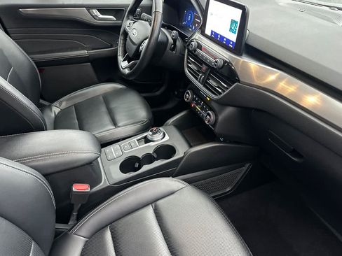 Certified 2021 Ford Escape Titanium w/ Class II Trailer Tow Package image 17