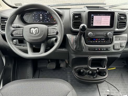 New 2025 RAM ProMaster 2500 w/ Quick Order Package 22G SLT image 13