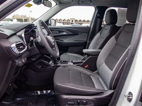 Used 2023 Chevrolet TrailBlazer LT image 12