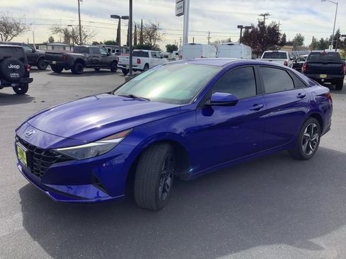 Used 2023 Hyundai Elantra SEL w/ Convenience Package image 5